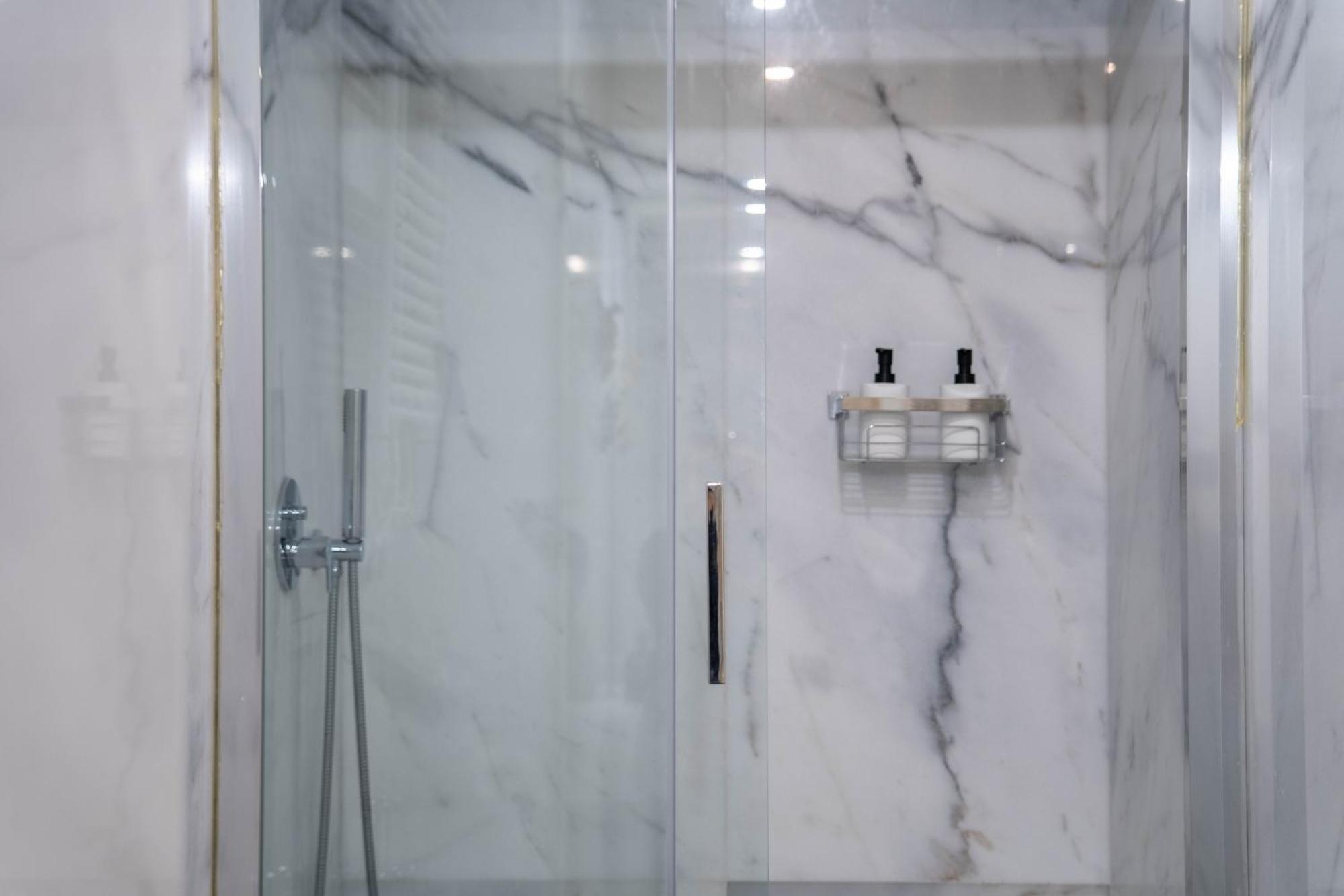 Primrose 1Br Delight W Parking By Lovelystay Porto Exterior foto